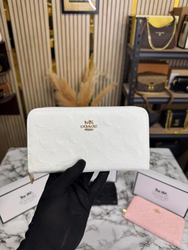 COAC_H EMBOSSED ZIP WALLET WITH GOLD HARDWARE INCLUDES BOX AND DUST BAG (CD002-WHITE)