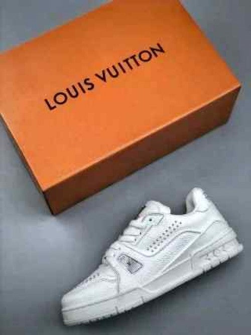 Louiss Vuitton Trainer Triple White