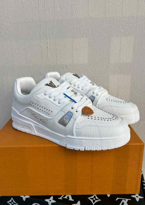 Louiss Vuitton Trainer Triple White