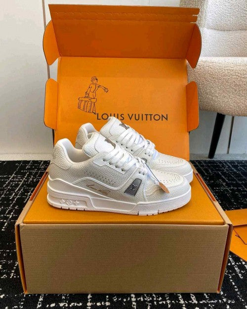 Louiss Vuitton Trainer Triple White