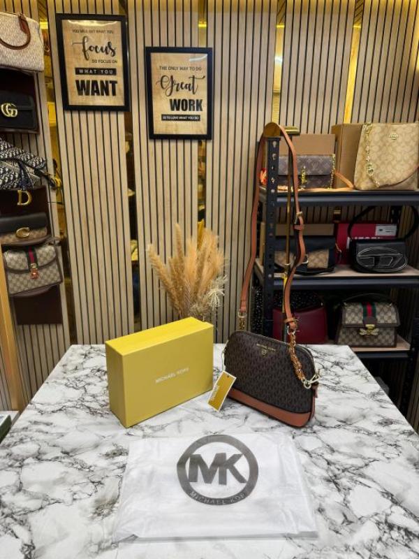 Michael_Kors Jet Set Charm Logo Dome Saffiano Leather Crossbody Bag (Brown-23032)