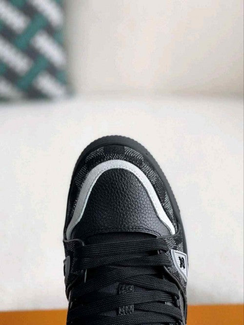 Louis_Vuitton_Trainer_Black_Grey_