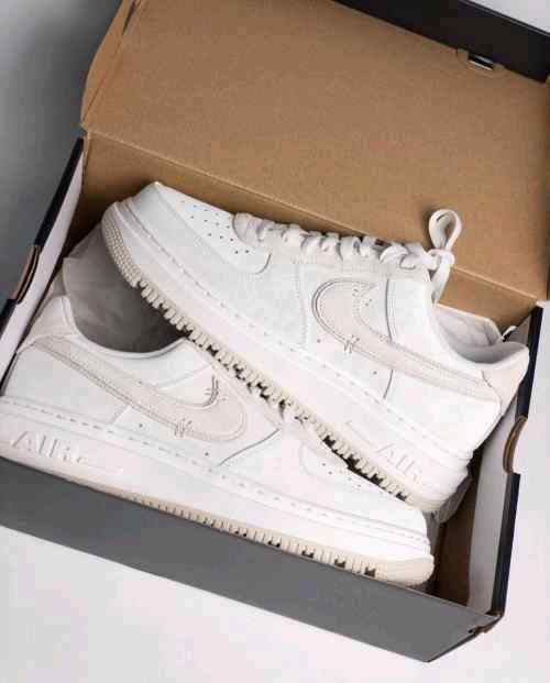 Nikee airforce 1 luxe summit white