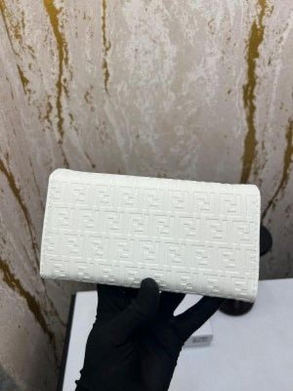 FENDI_LOGO_PREMIUM_WALLET_EMBOSSED_TRI_FOLD_WALLET_WITH_BOX_(FENDI-8019_WHITE)