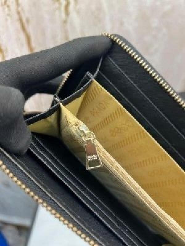 PRADA_LONG_ZIP_AROUND_WALLET_WITH_BOX_(PRADA-60017)
