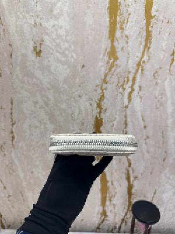 Guess Noelle Zipper Wallet With Box And Dust Bag (White-GXD006)