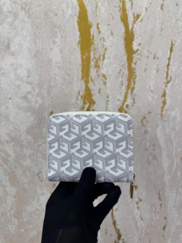 GUESS TEXTURED ZIPPY WALLET WITH OG BOX AND DUST BAG GXD005 WHITE