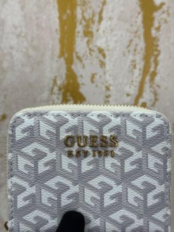 GUESS TEXTURED ZIPPY WALLET WITH OG BOX AND DUST BAG GXD005 WHITE