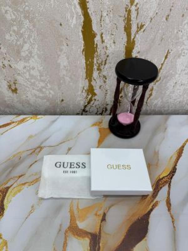 GUESS TEXTURED ZIPPY WALLET WITH OG BOX AND DUST BAG GXD005 WHITE