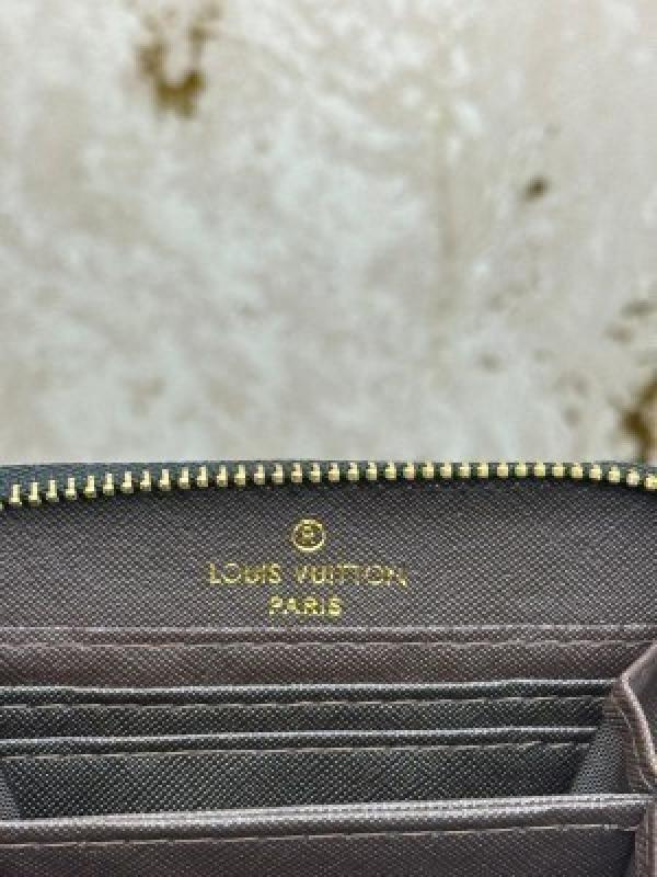 Loui_s vuitton premium wallet with box 88001 (black checks)