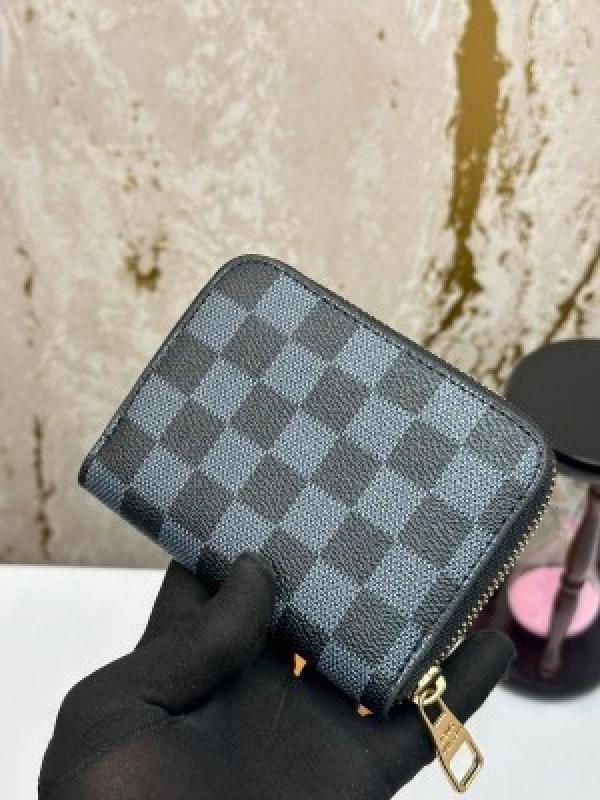 Loui_s vuitton premium wallet with box 88001 (black checks)