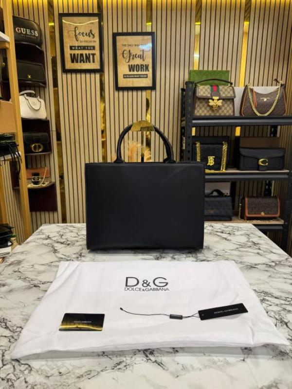 Dolce_&_Gabbana_Daily_Tote_Bag_With_Dust_Bag_And_Card_(Black)_(V-9040)