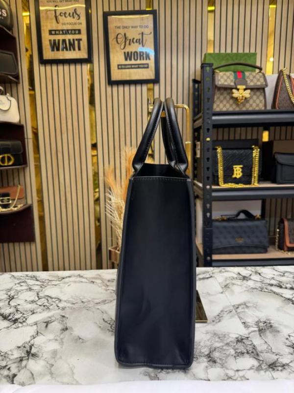 Dolce_&_Gabbana_Daily_Tote_Bag_With_Dust_Bag_And_Card_(Black)_(V-9040)