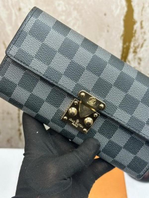 Loui_s vuitton long premium wallet with og box lv2023 - hagrid