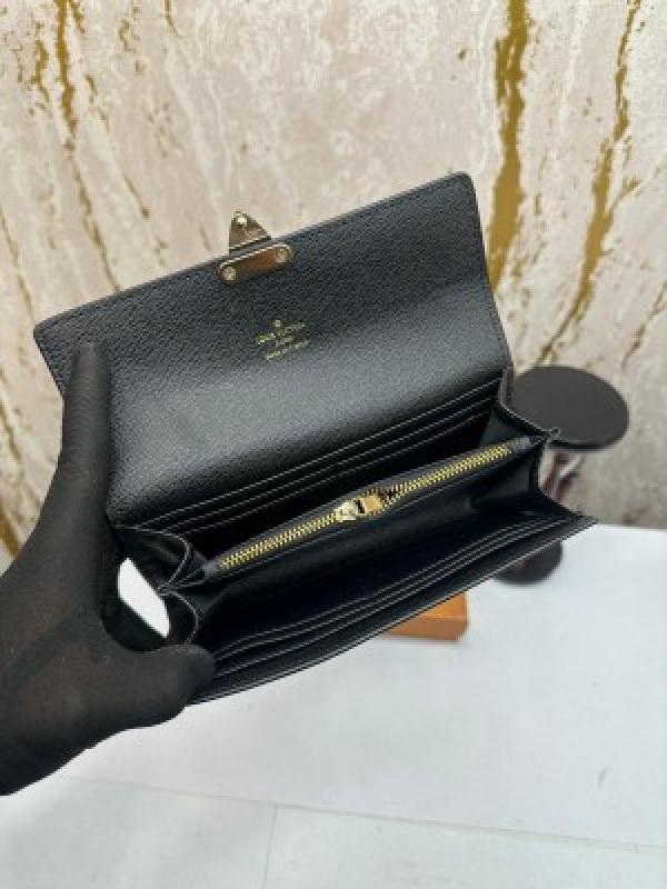 Loui_s vuitton long premium wallet with og box lv2023 - hagrid