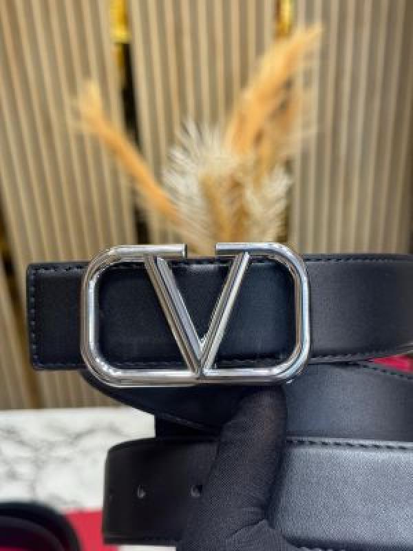 Valentino_Garavani_VLogo_Buckle_Signature_Belt_(S2-Silver)