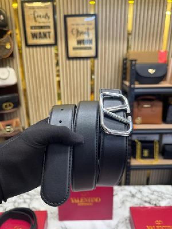 Valentino_Garavani_VLogo_Buckle_Signature_Belt_(S2-Silver)