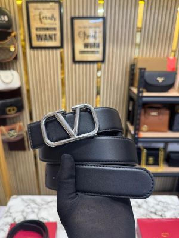 Valentino_Garavani_VLogo_Buckle_Signature_Belt_(S2-Silver)