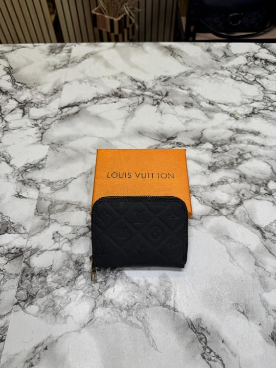 Loui_s Vuitton Embossed Logo Premium Quality Wallet With Box
