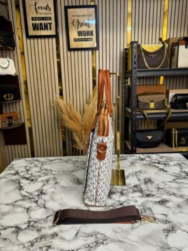 Michael_Kors Flap Mk Print Laptop Bag Premium Quality With Strap (Beige 1977-5)