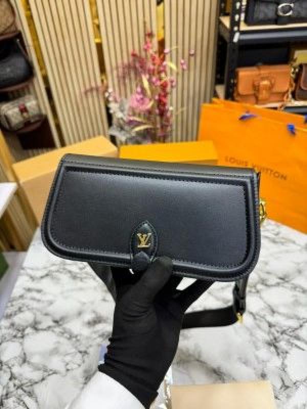 LOUI_S vuitton officier pouch sling bag with og dust bag & double box including carry bag premium quality [ black]