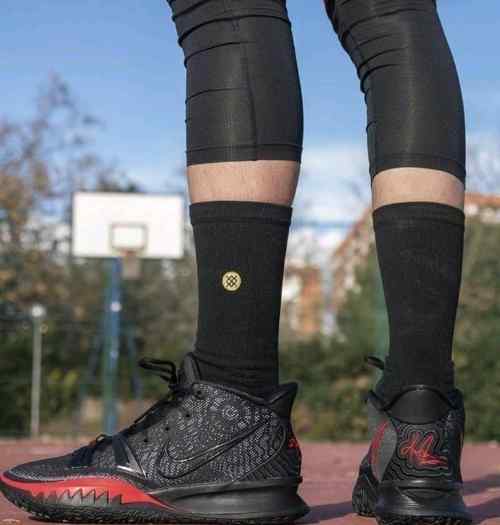 Nikee Kyrie 7 Bred