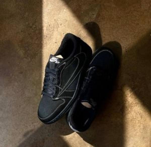 Jordan 1 Low Travis Scott phantom Black With Full Accessories For Mens 493