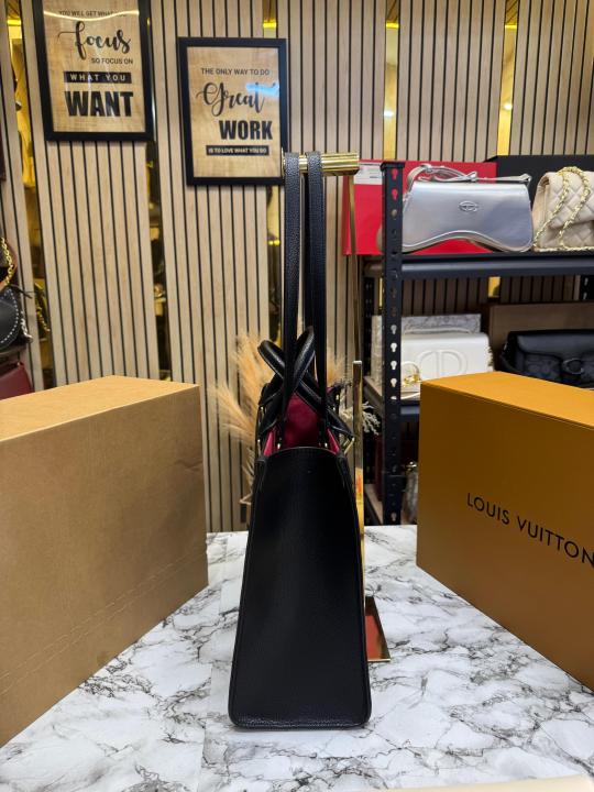 Loui_s Vuitton OnTheGo PM Bi-colour With Double Og Box And Dust Bag (Black)