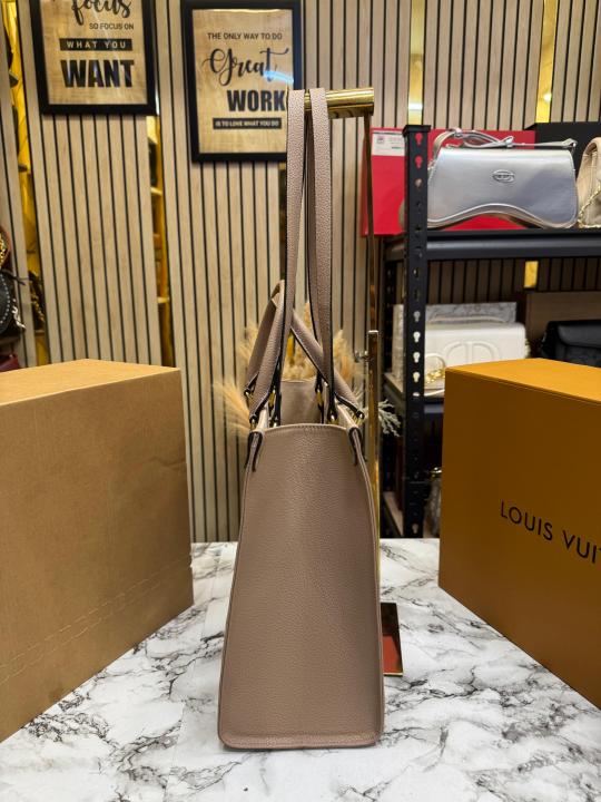 Loui_s Vuitton OnTheGo PM Bi-colour With Double Og Box And Dust Bag (Apricot)