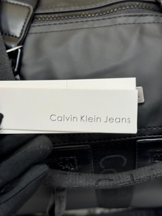 Calvin_Klein Signature Weekender Carry Ease Compartments Travel Duffle Bag (Black)