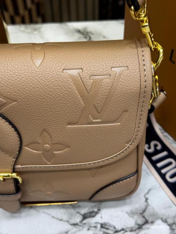 Loui_s vuitton marellini shoulder bag with double og box and dust bag (apricot)