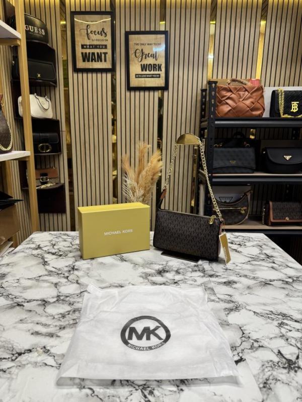MICHAEL_KORS JET SET LEATHER POUCHETTE WITH OG BOX AND DUST BAG (1930-BROWN)