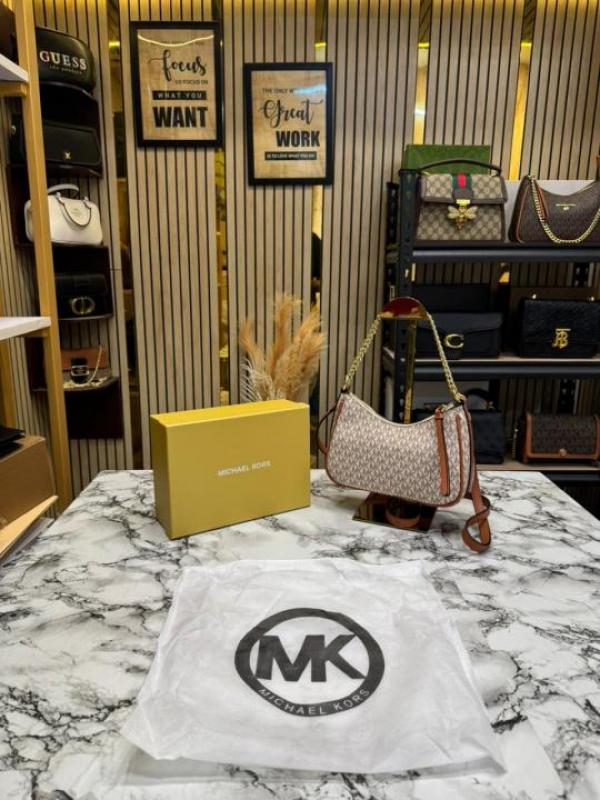 Michael_Kors Jet Set Charm Logo Sling Bag With Box And Dust Bag (4018-Beige)