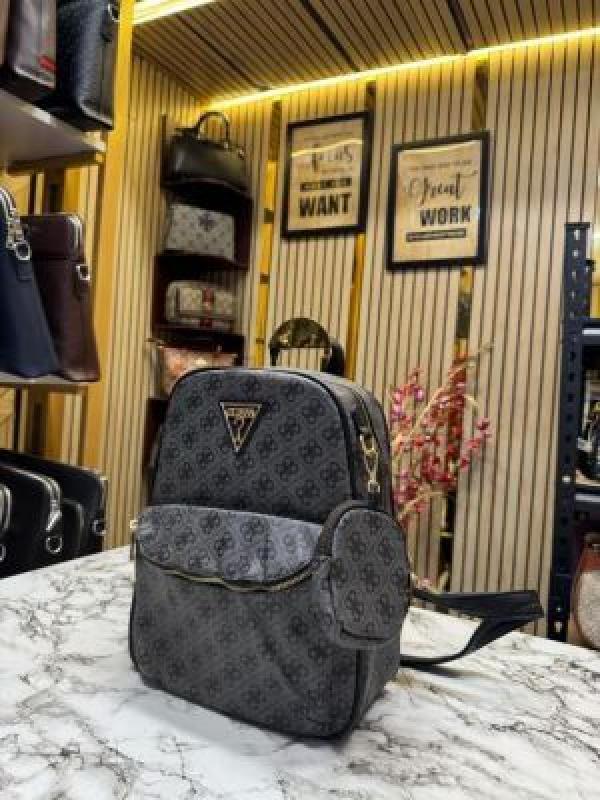 GUESS WOMENS BRAND LOGO BAGPACK WITH DUST BAG AND POUCH (BLACK)