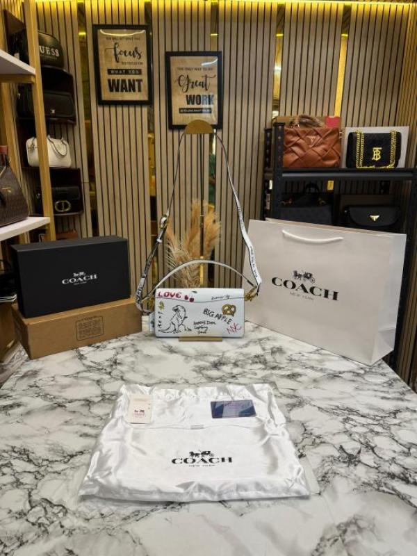 Coac_h Tabby Shoulder Bag Sketch Print With Double Og Box And Dust Bag Including Carry Bag (White)