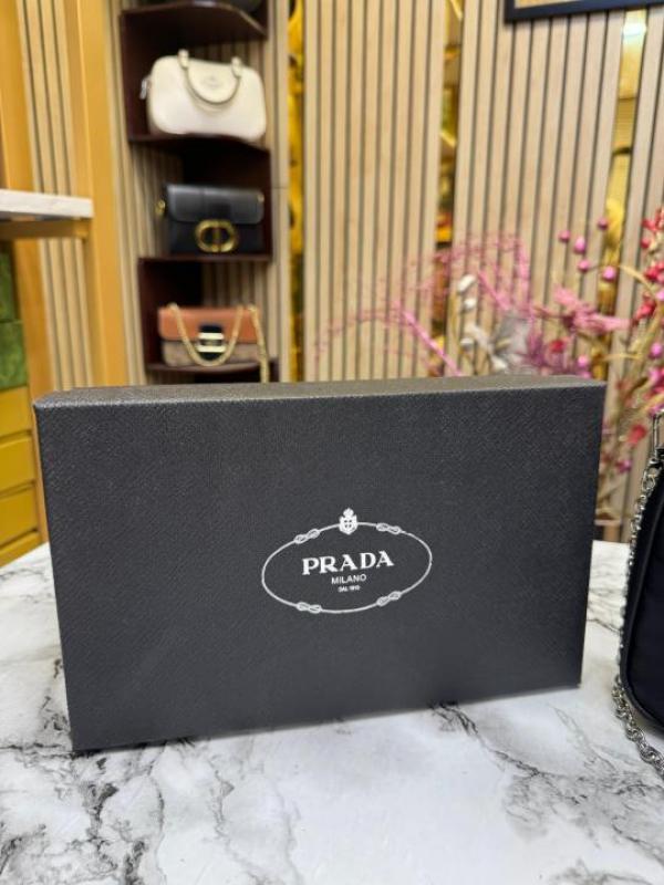Prada_Re-edition_2005_Nylon_Premium_Quality_Shoulder_Bag_With_Box_And_Dust_Bag_(Black)