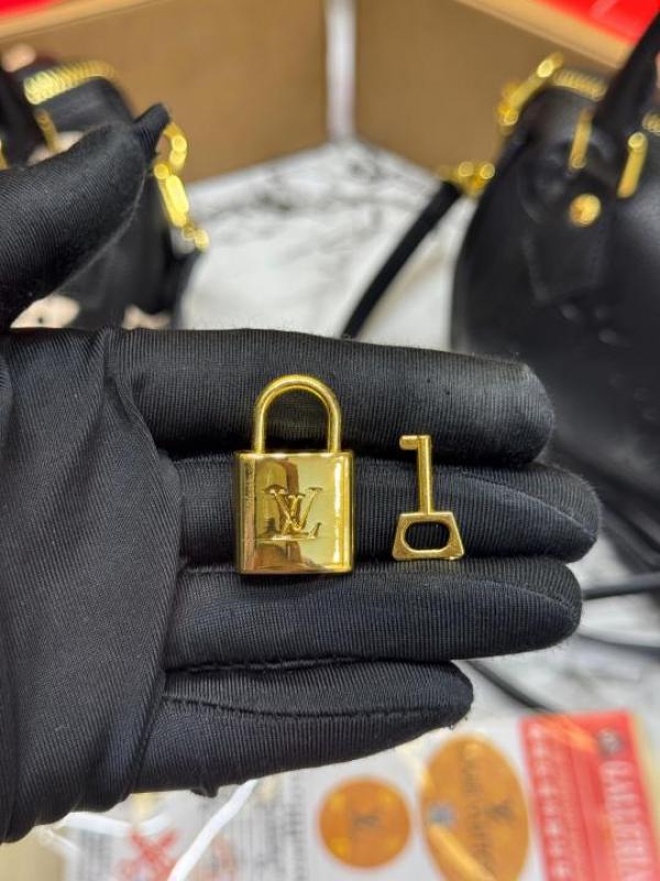 Loui_s vuitton speedy bandouliere handbag in monogram canvas with double og box and dust bag (black-43835