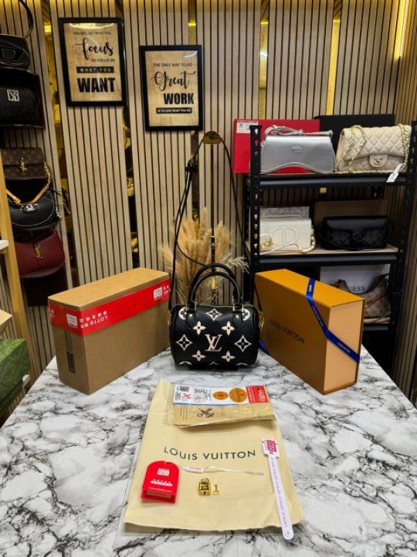 Loui_s vuitton speedy bandouliere handbag in monogram canvas with double og box and dust bag (black-43835