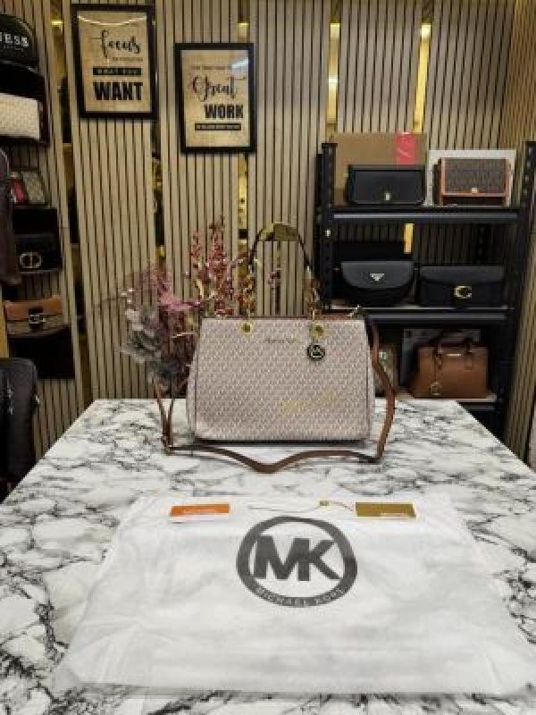 Michael_Kors Cynthia Signature Satchel Bag With Dust Bag (Biege)