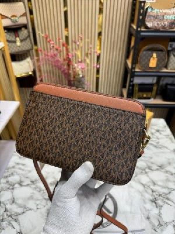 MICHAEL_KORS JET SET CAMERA CROSSBODY WITH SLING WITH OG BOX AND DUST BAG (BROWN)