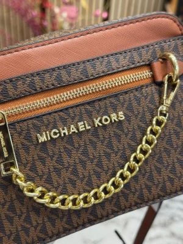 MICHAEL_KORS JET SET CAMERA CROSSBODY WITH SLING WITH OG BOX AND DUST BAG (BROWN)