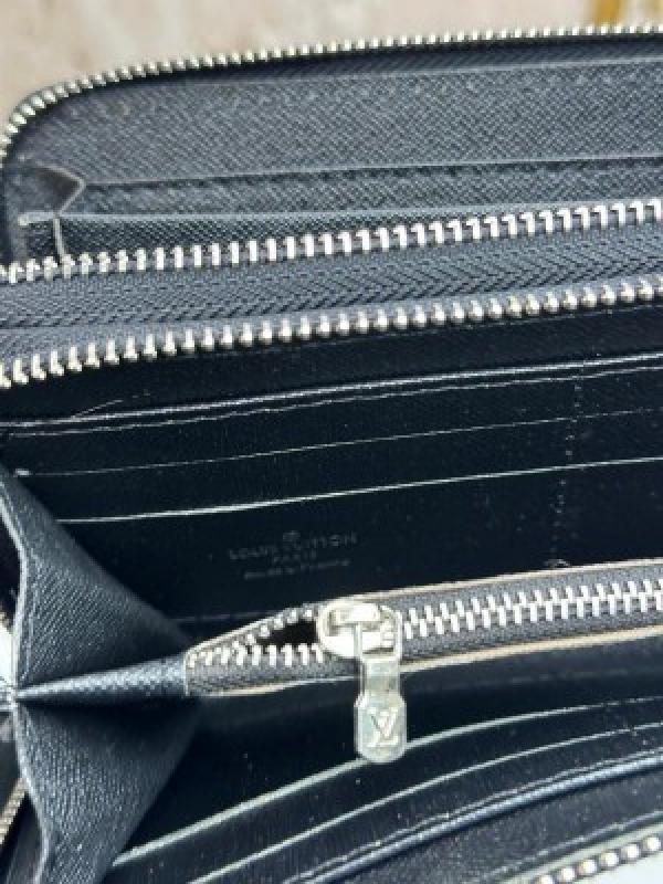 LOUI_S VUITTON DOUBLE ZIPPER PREMIUM WALLET WITH BOX 078- (BLACK SQUARE)