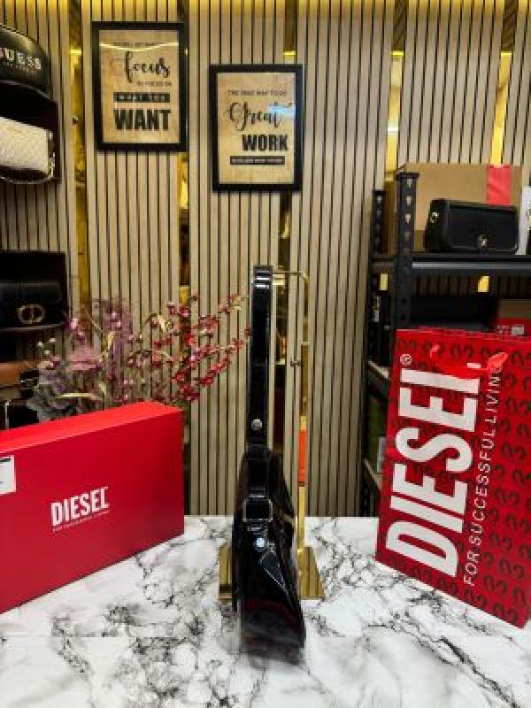 Diese_l Play Play Glossy Shoulder Bag With Box And Dust Bag Including Carry Bag (Black-01)