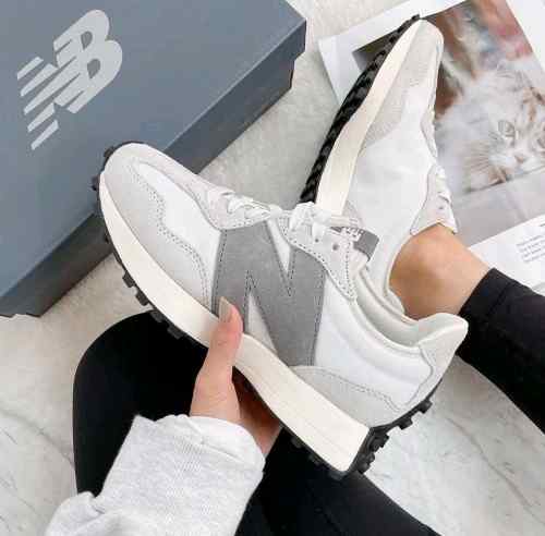 NEWW BALANCE 327 WHITE GREY WITH OG BOX KEYCHAIN for her