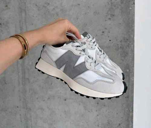 NEWW BALANCE 327 WHITE GREY WITH OG BOX KEYCHAIN for her