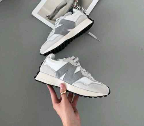 NEWW BALANCE 327 WHITE GREY WITH OG BOX KEYCHAIN for her