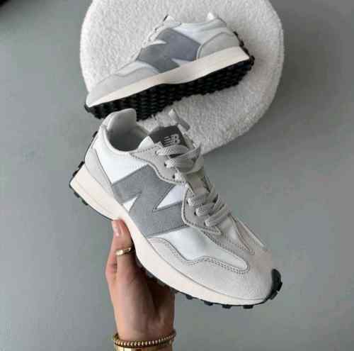 NEWW BALANCE 327 WHITE GREY WITH OG BOX KEYCHAIN for her