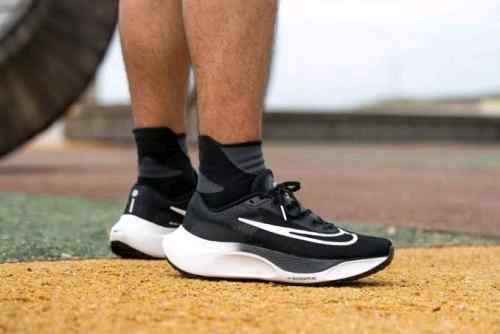 Nikee zoom fly 5 best running shoes 2023