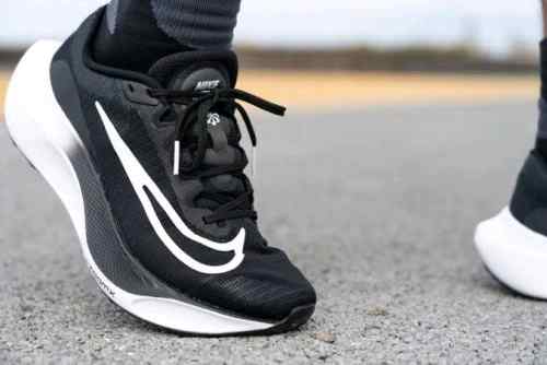 Nikee zoom fly 5 best running shoes 2023