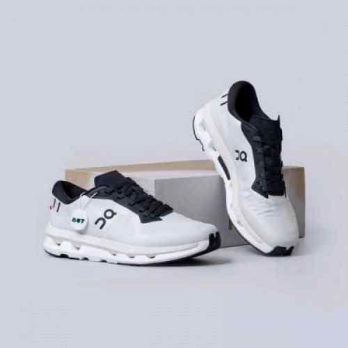 On Running Cloud Zone Ice Black